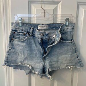 Abercrombie mid-rise mom jean shorts